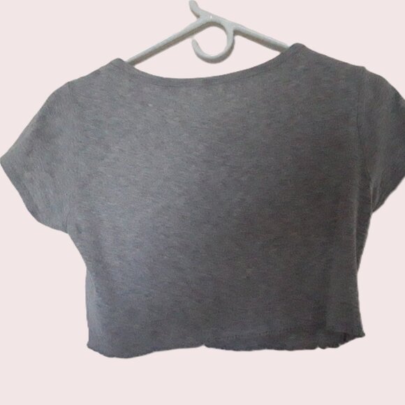 Women's Pacsun Size Medium Grey Snap Up Front Crop Top - Picture 3 of 3